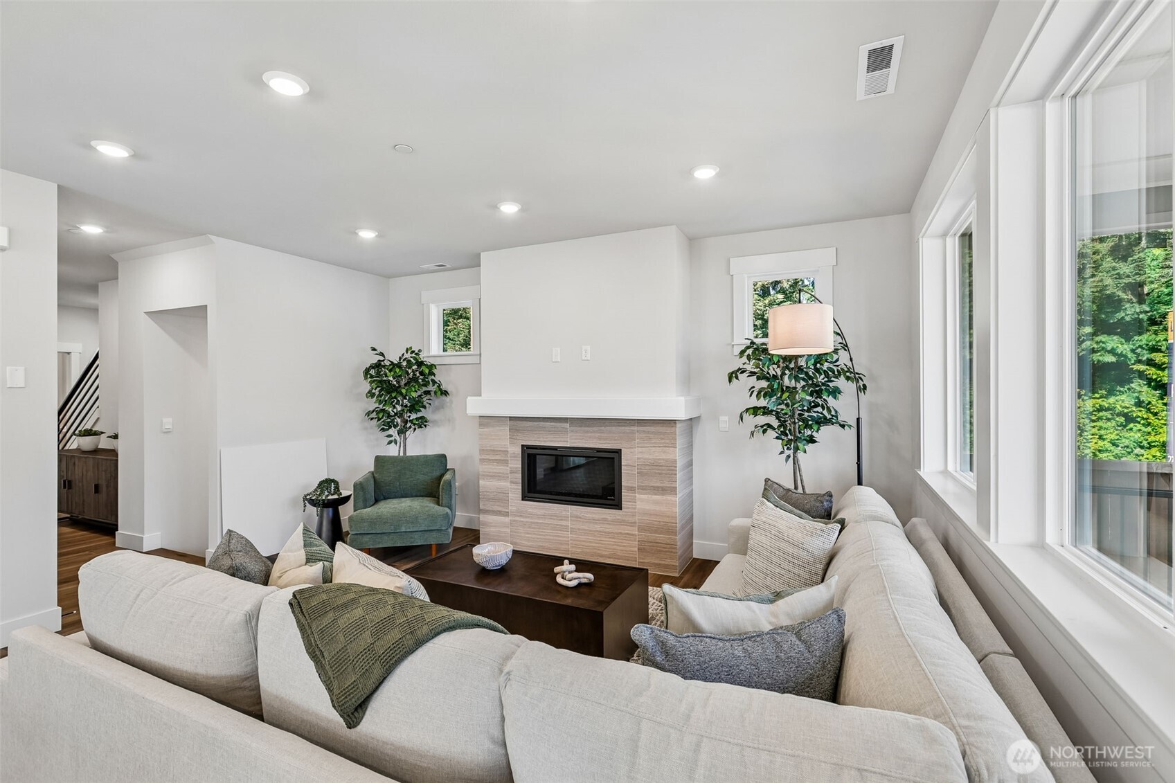 306 182nd Place Property Photo 6