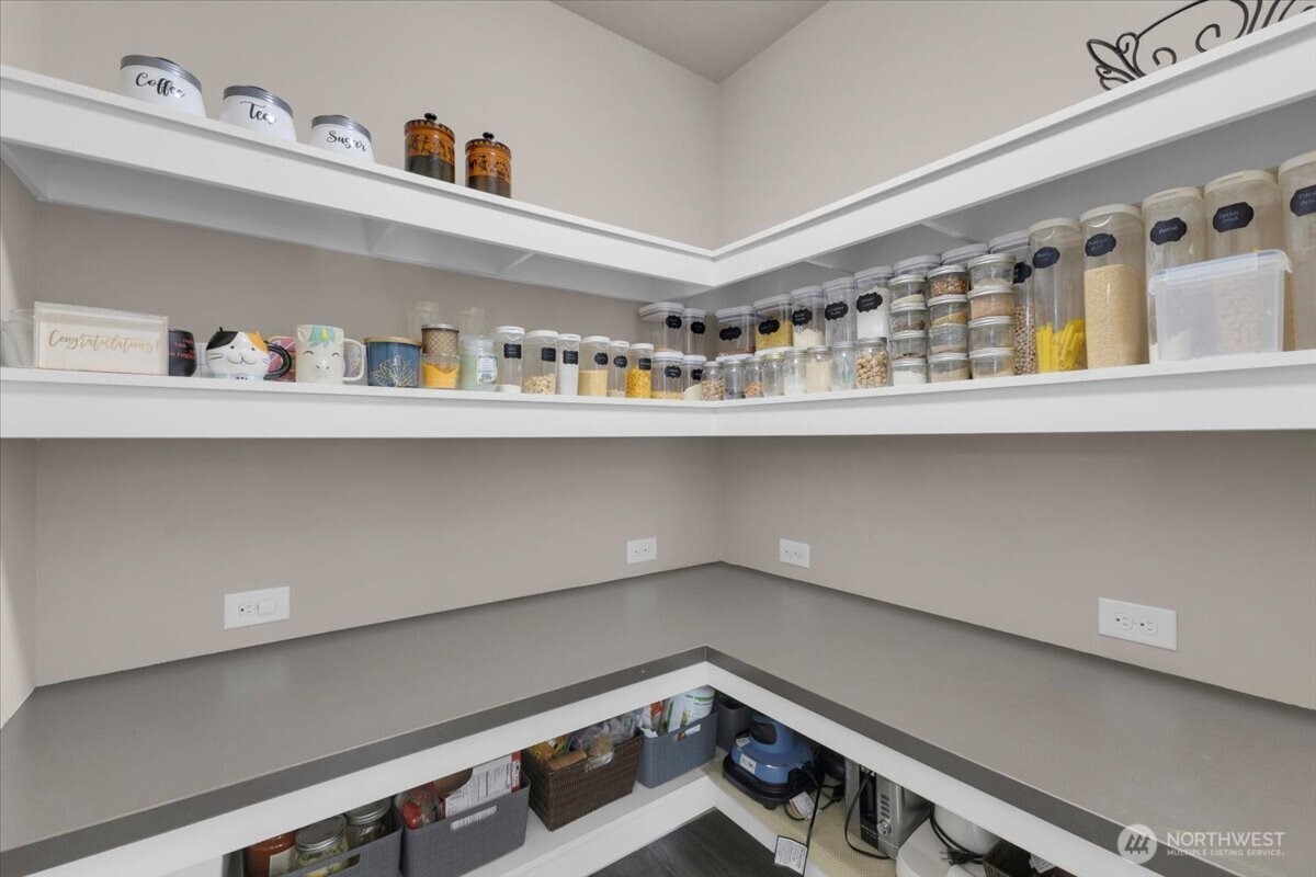 3907 168th Place Property Photo 10