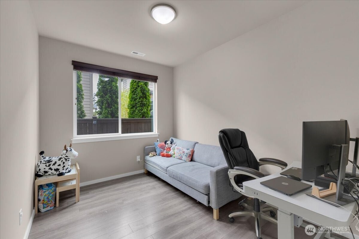 3907 168th Place Property Photo 13
