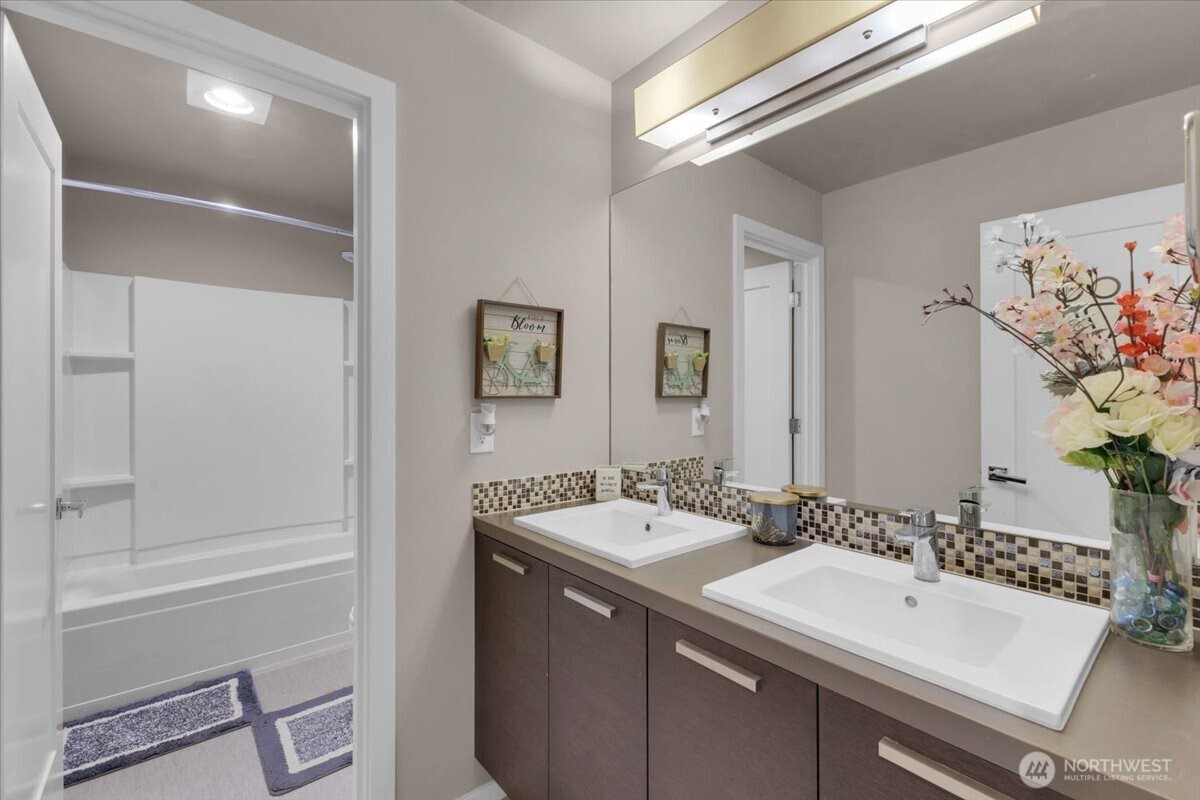 3907 168th Place Property Photo 19
