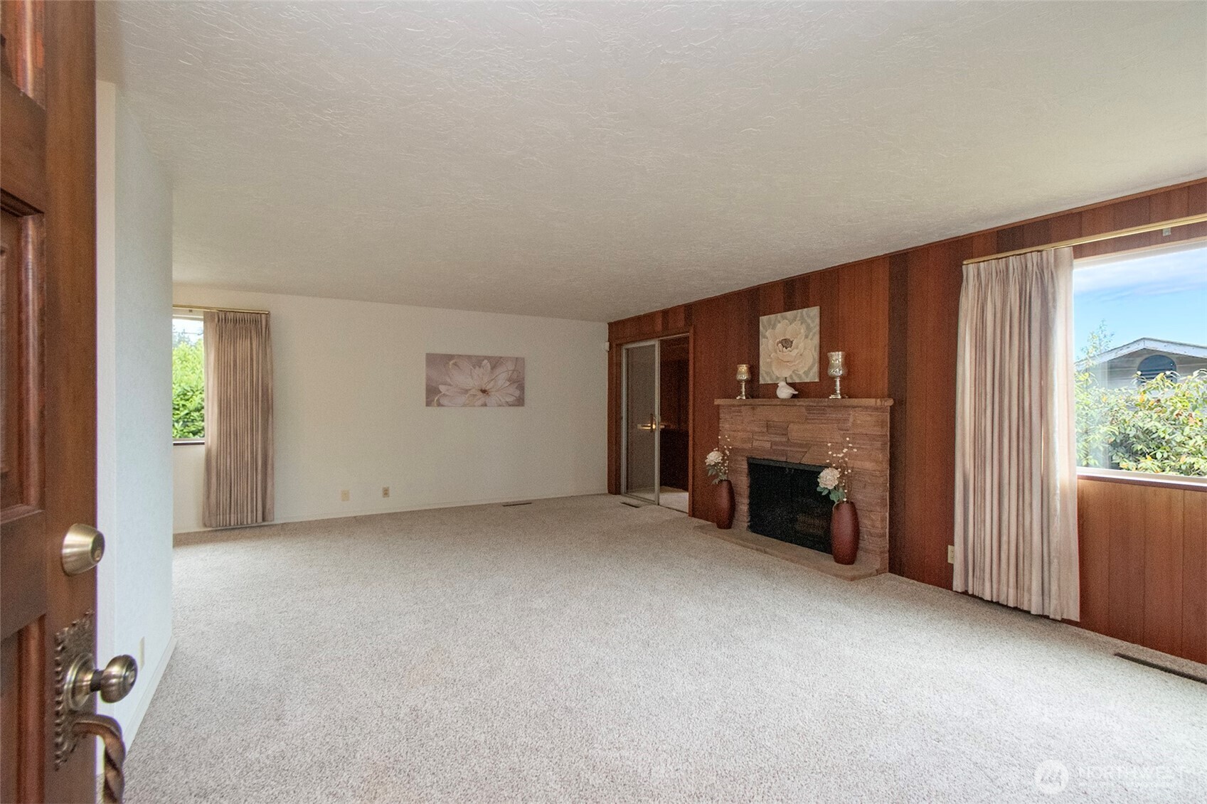 2518 S Oak Street Property Photo 5