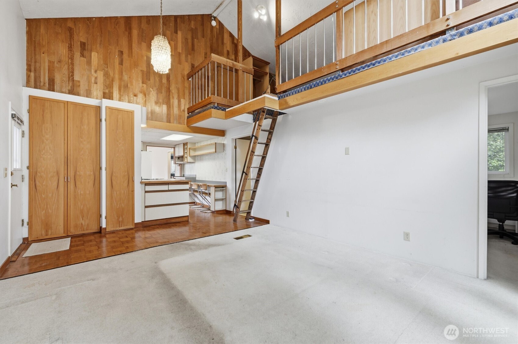 824 S 146th Street Property Photo 12
