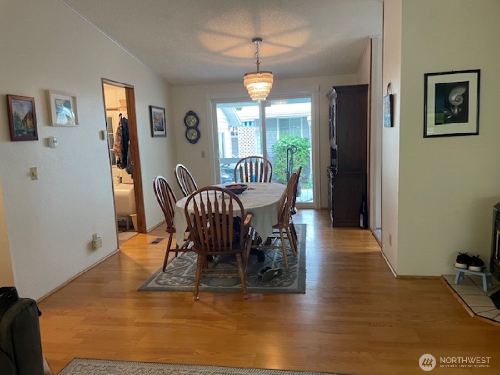 2404 Bay Avenue Property Photo 6