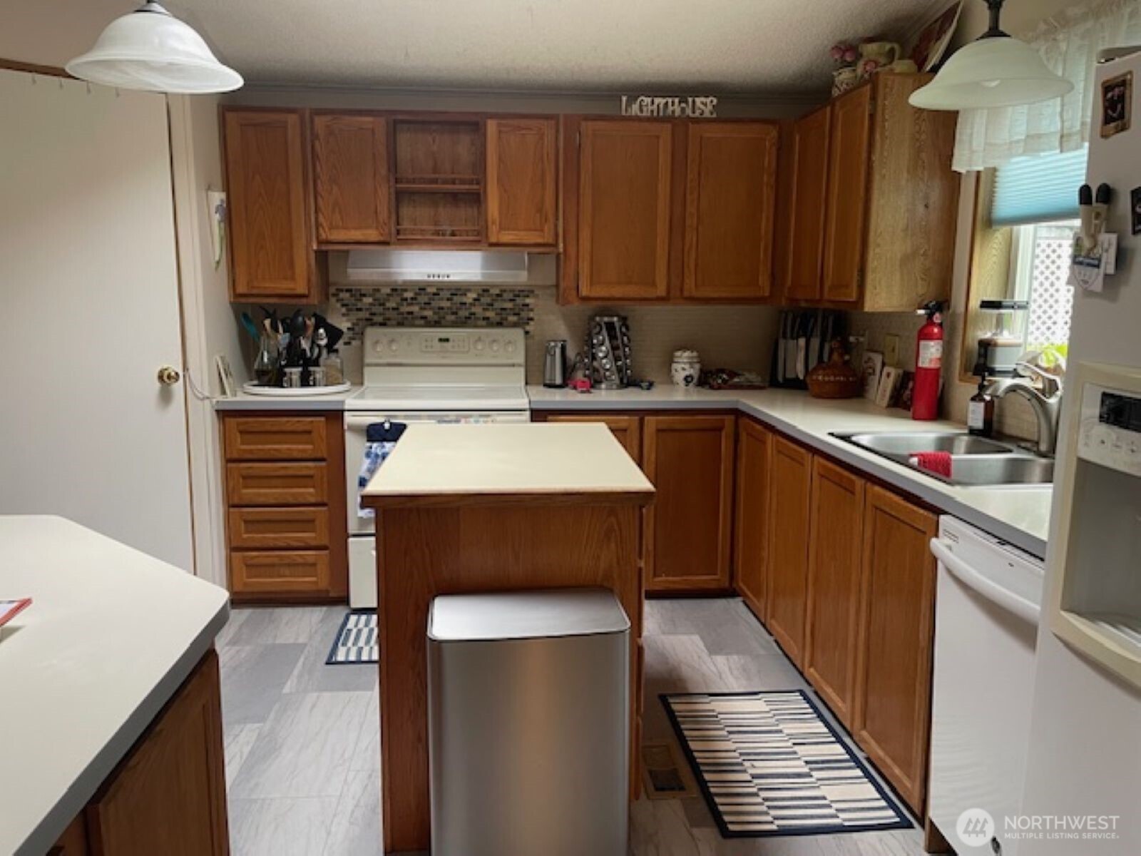 2404 Bay Avenue Property Photo 9