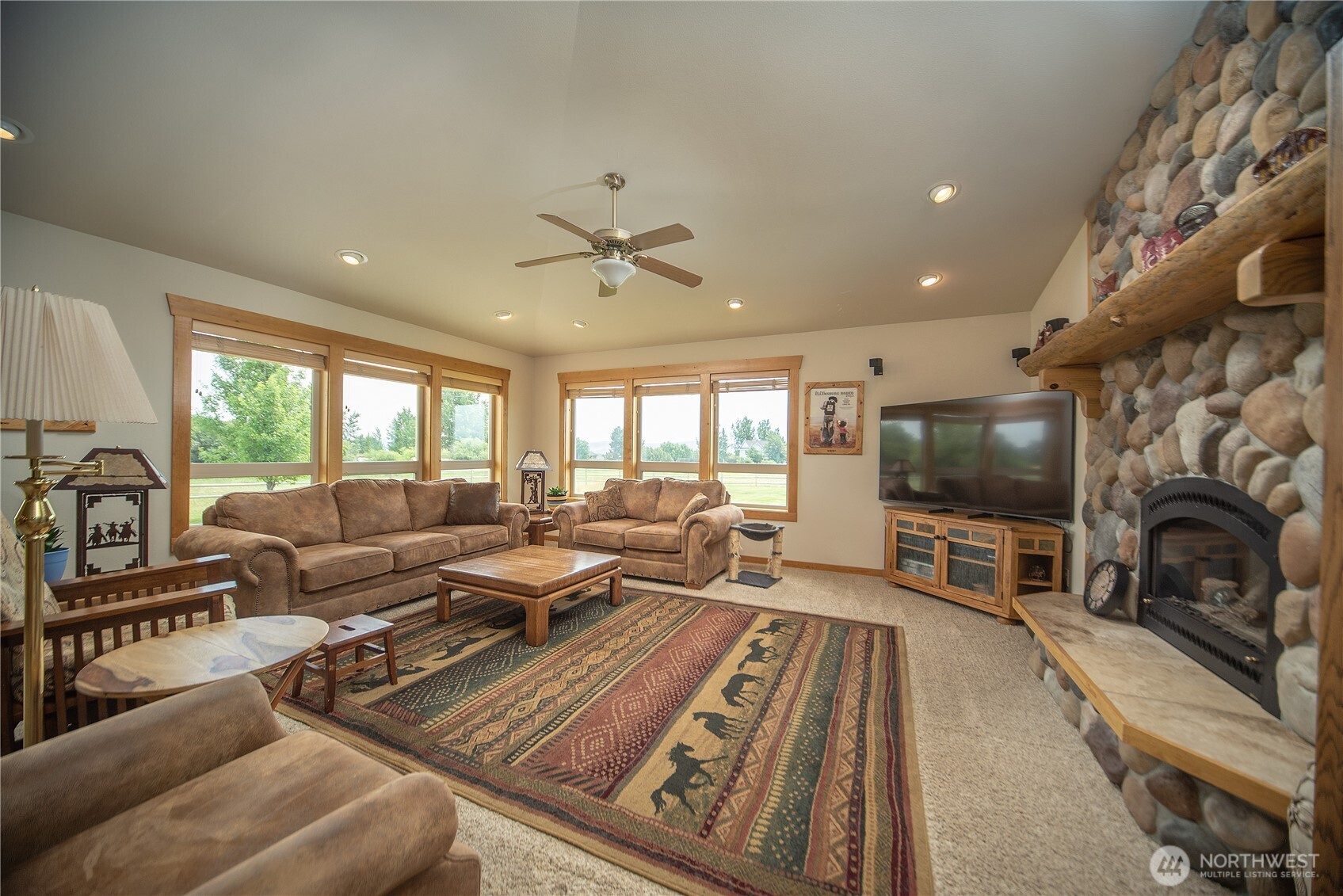 360 Double Creek Lane Property Photo 6
