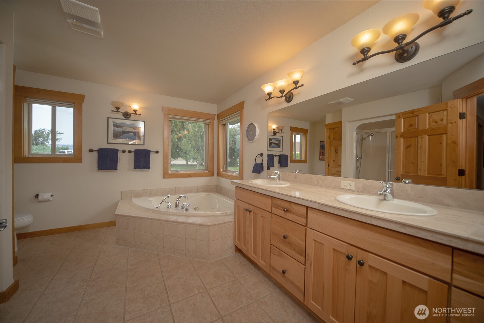 360 Double Creek Lane Property Photo 13