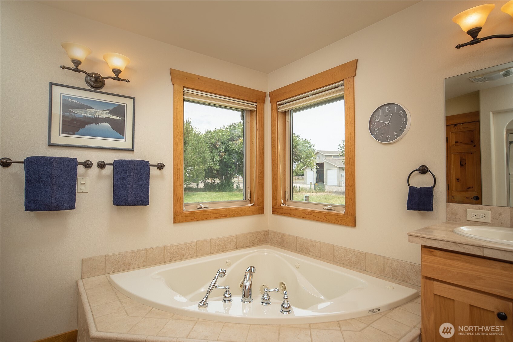 360 Double Creek Lane Property Photo 14