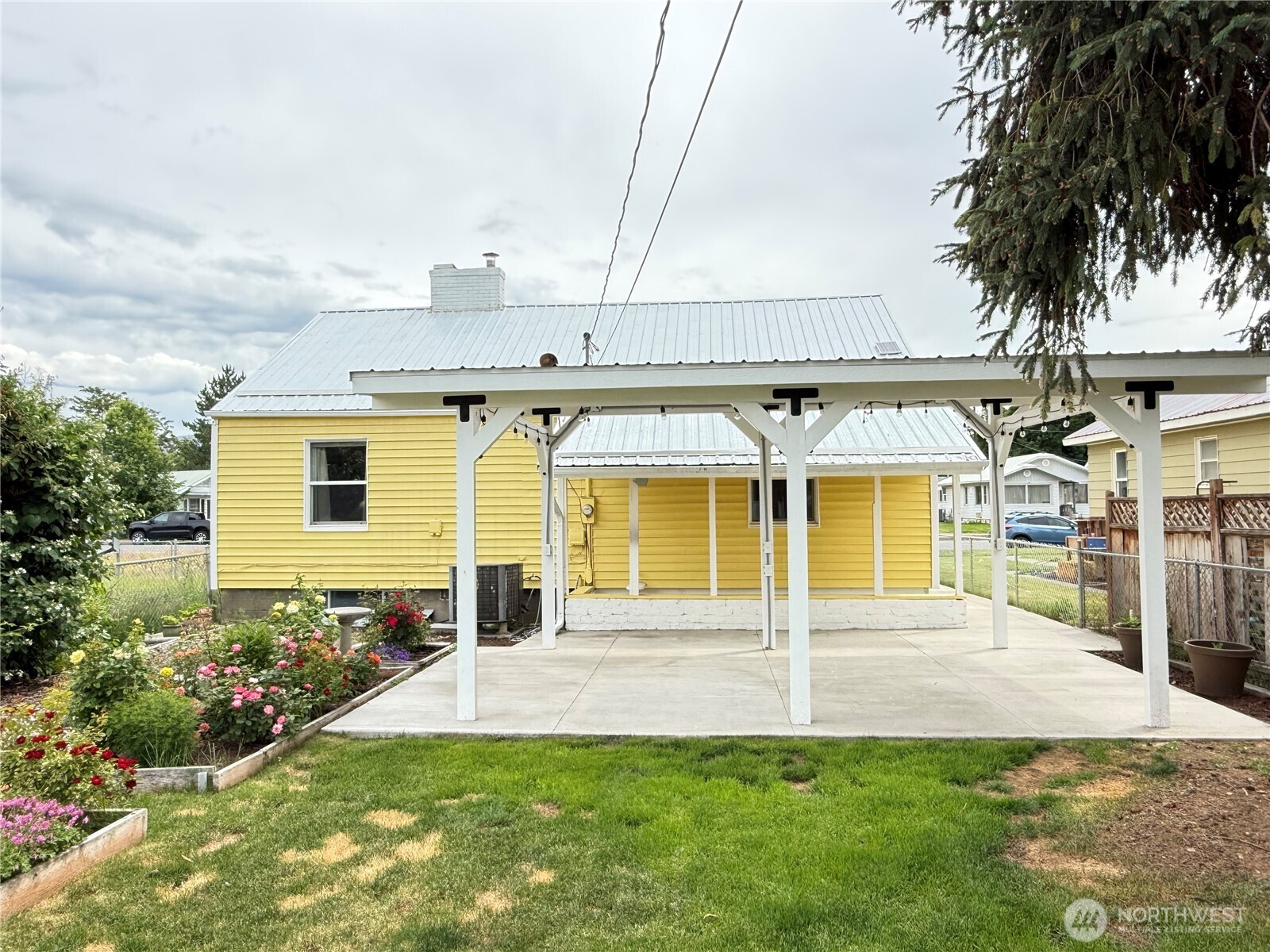 312 S Ash Street Property Photo 4