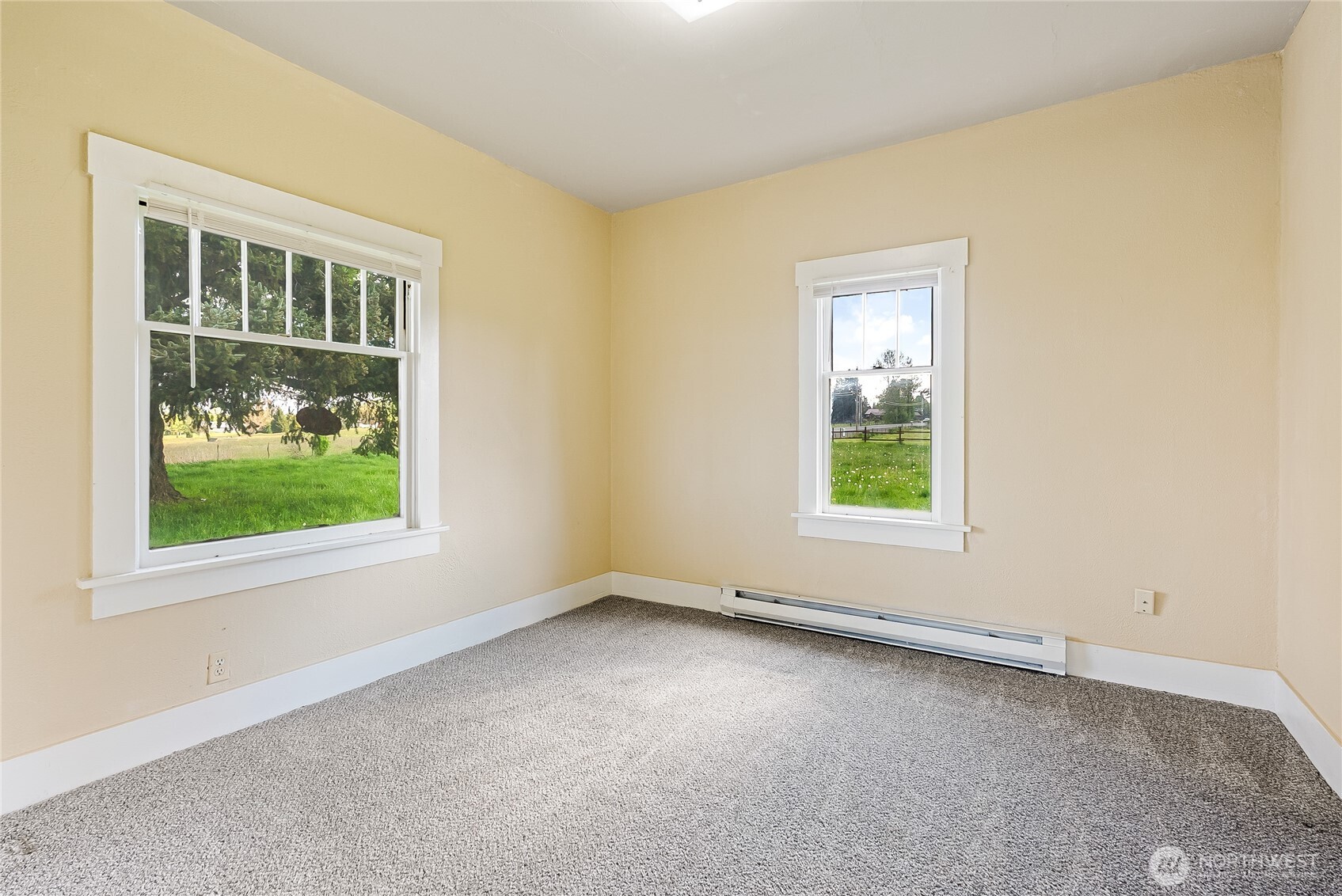 399 E Smith Road Property Photo 14