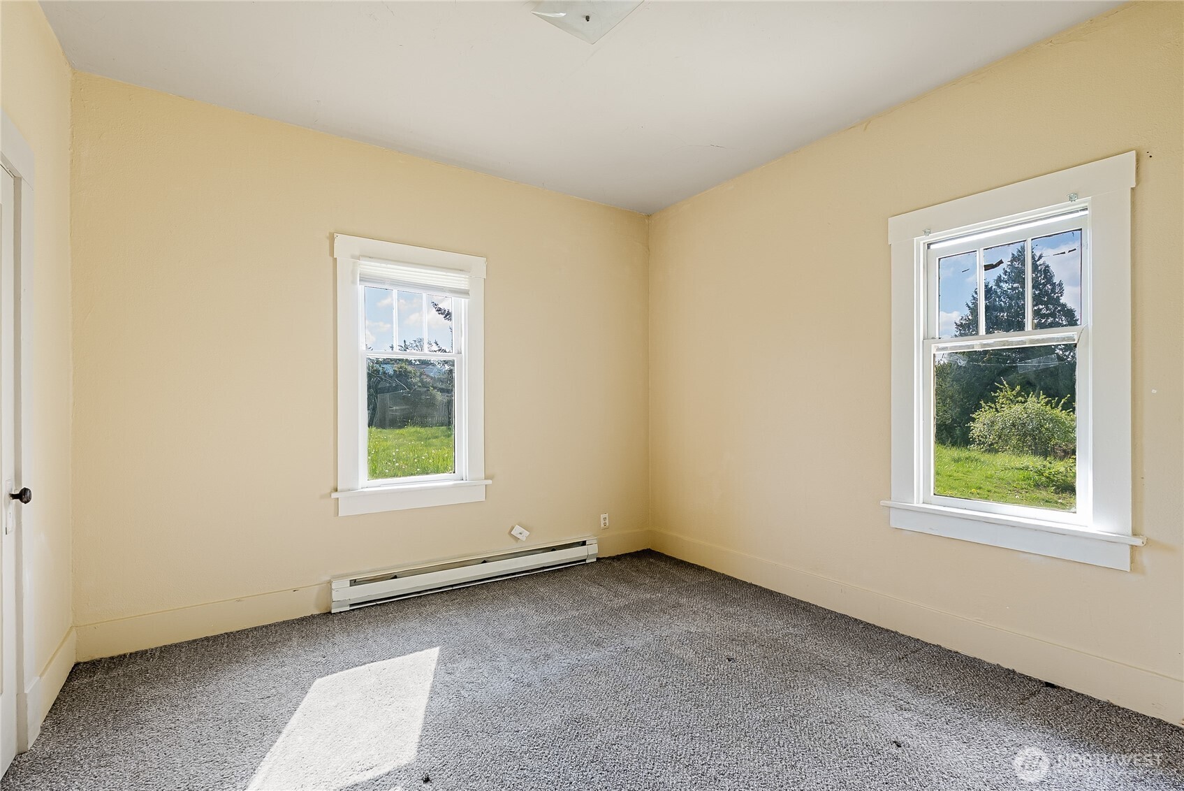399 E Smith Road Property Photo 16