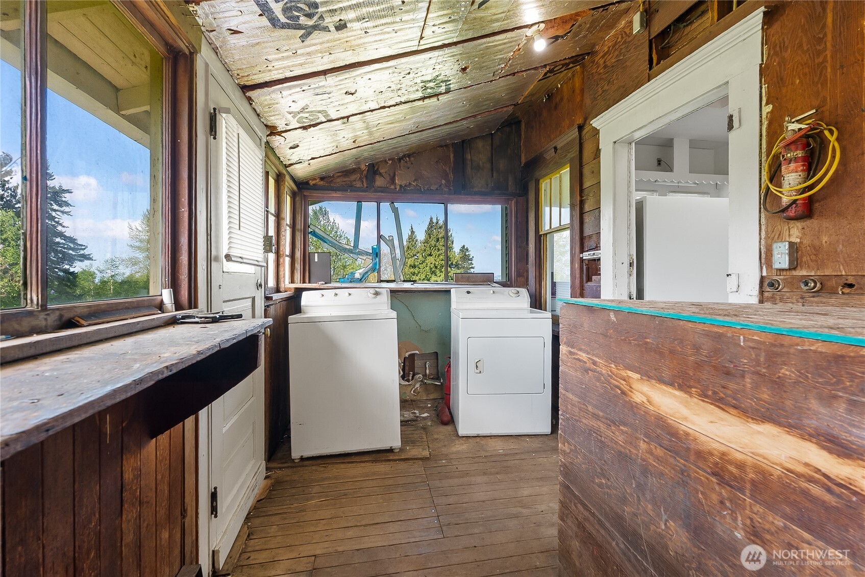 399 E Smith Road Property Photo 19