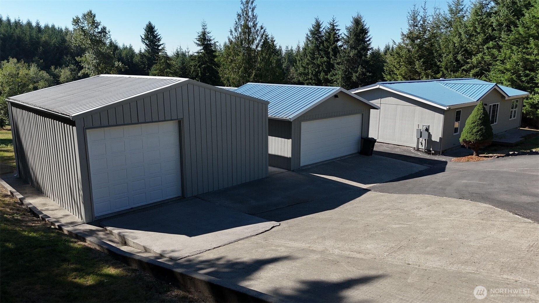 257 Easy Street Property Photo 1
