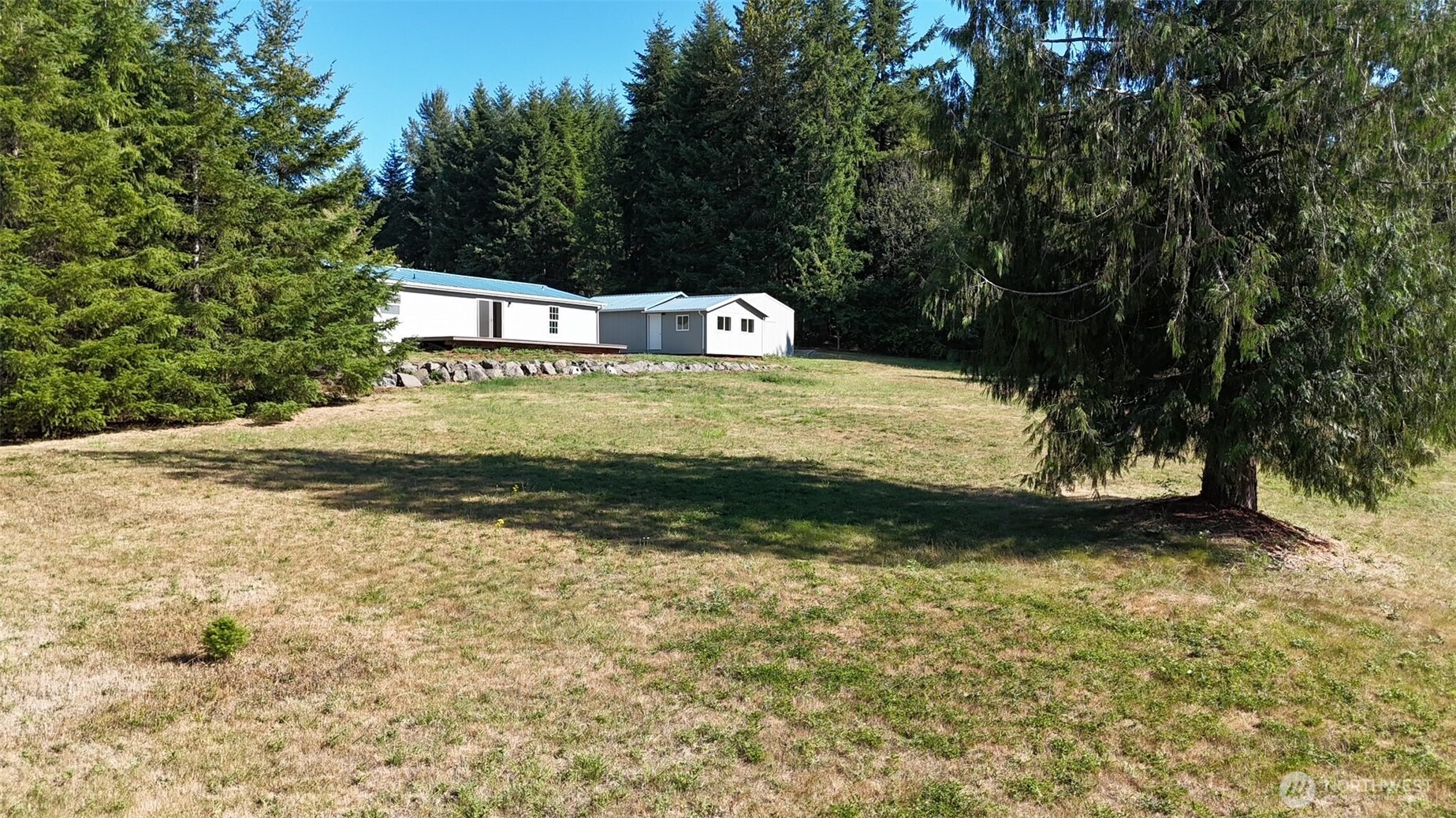 257 Easy Street Property Photo 5