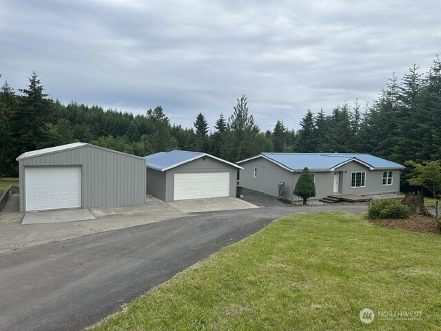 257 Easy Street Property Photo 7