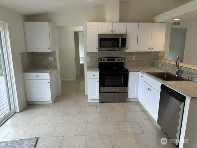 257 Easy Street Property Photo 16