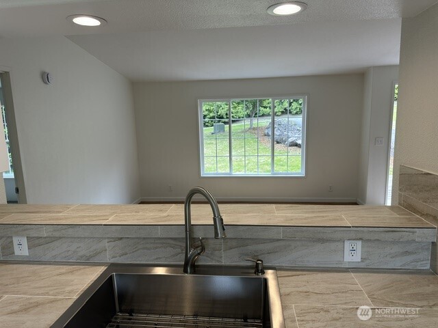 257 Easy Street Property Photo 17