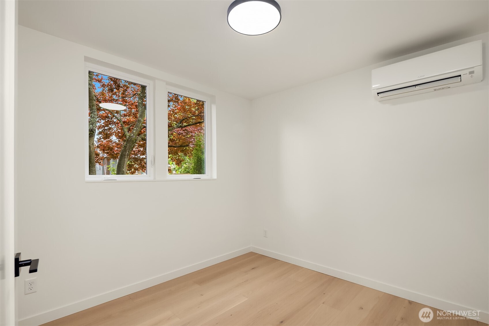 7334 25th Avenue Property Photo 3