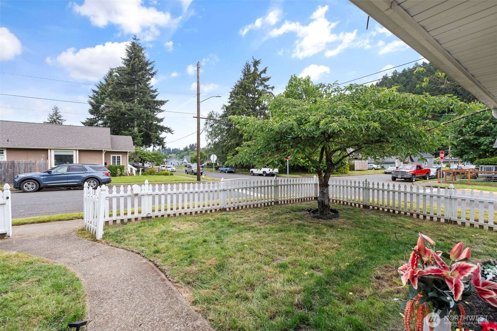 316 E Plum Street Property Photo 4