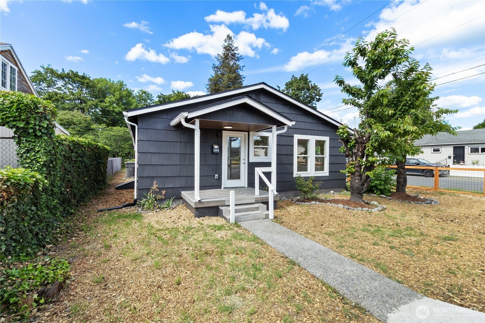 421 4th Street Property Photo 4