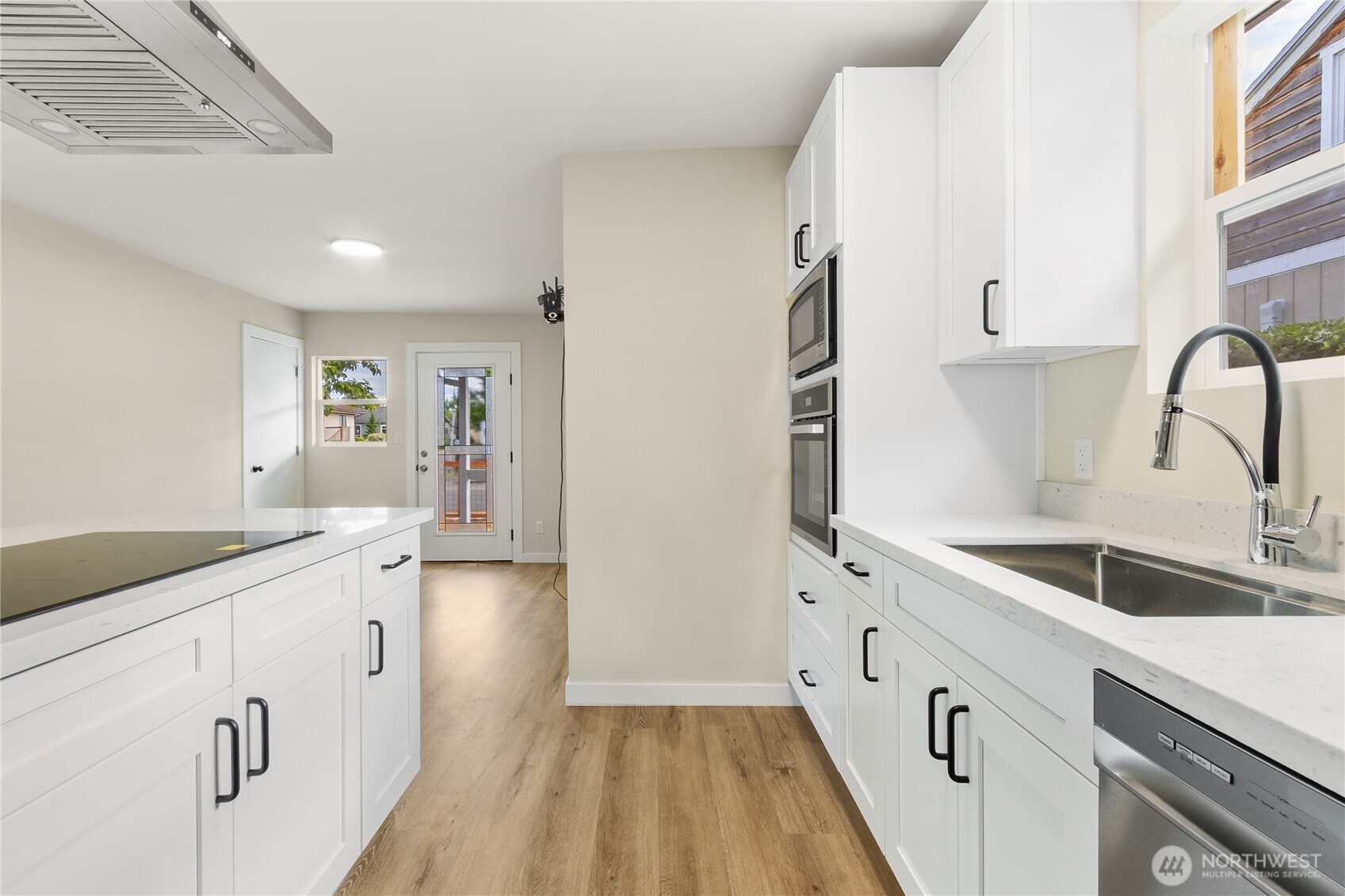 421 4th Street Property Photo 9