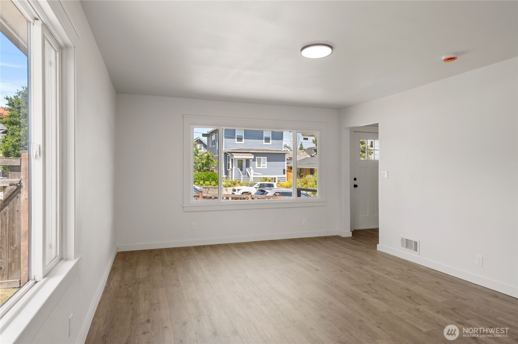 1231 4th Street Property Photo 3