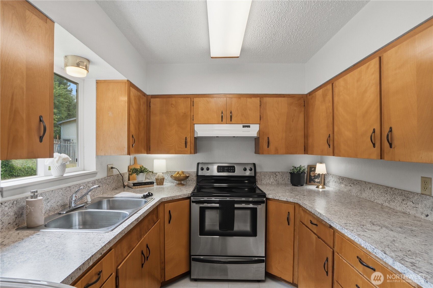 360 Tremont Street Property Photo 10