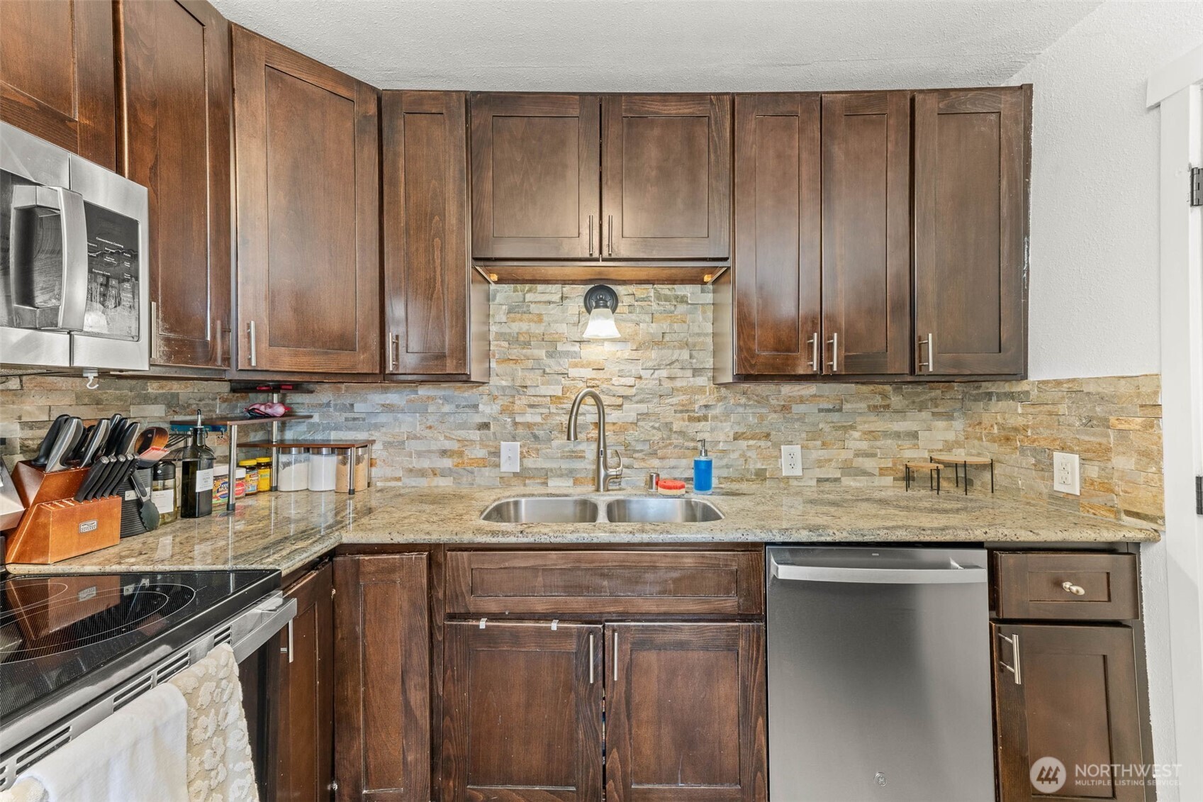6810 Fawcett Avenue Property Photo 9