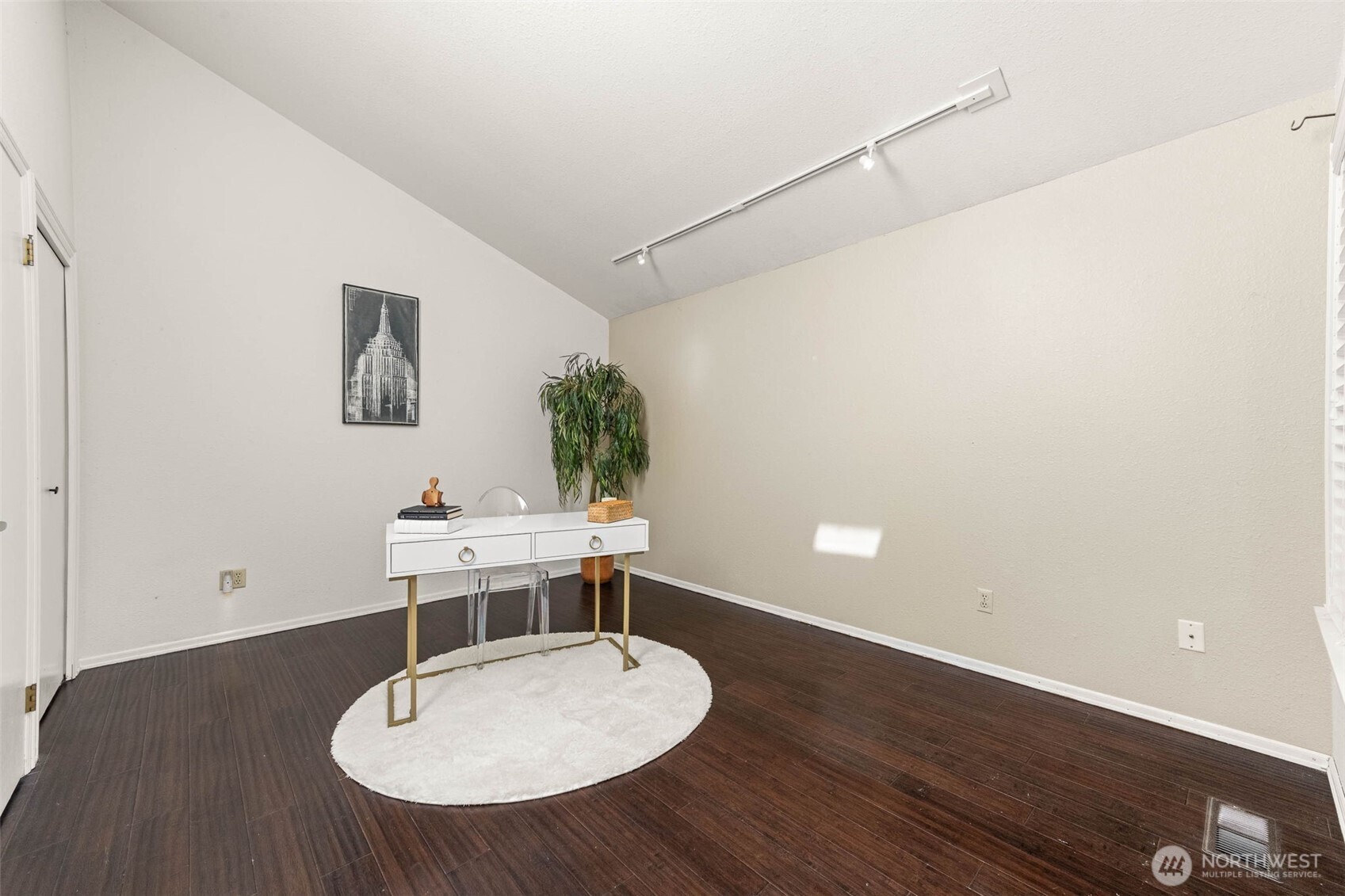 909 30th Street 2c Property Photo 6