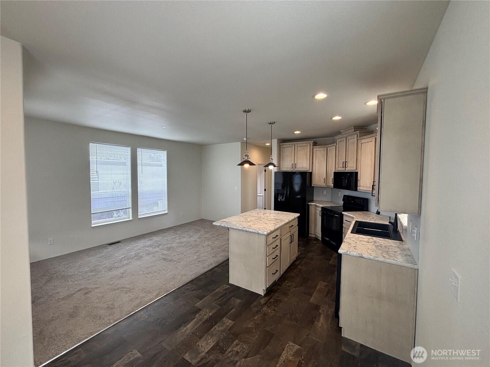1321 Fort Property Photo 4