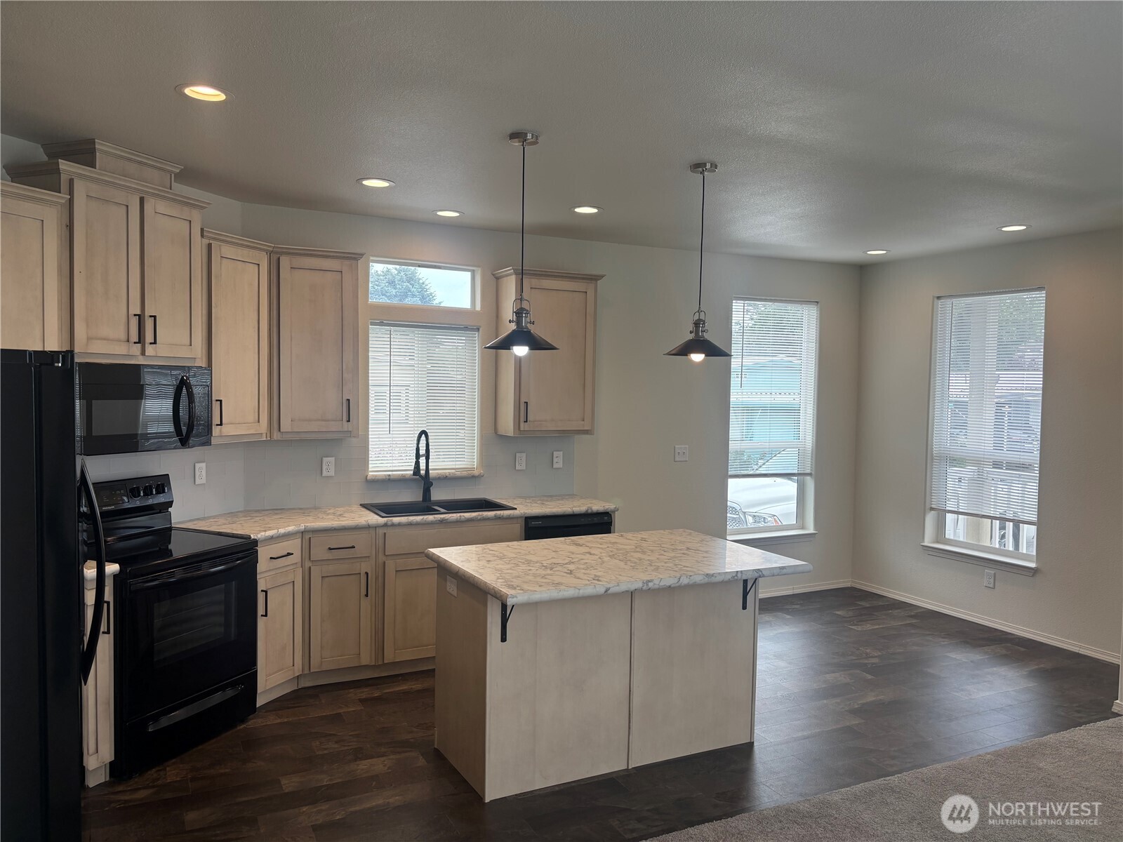 1321 Fort Property Photo 6