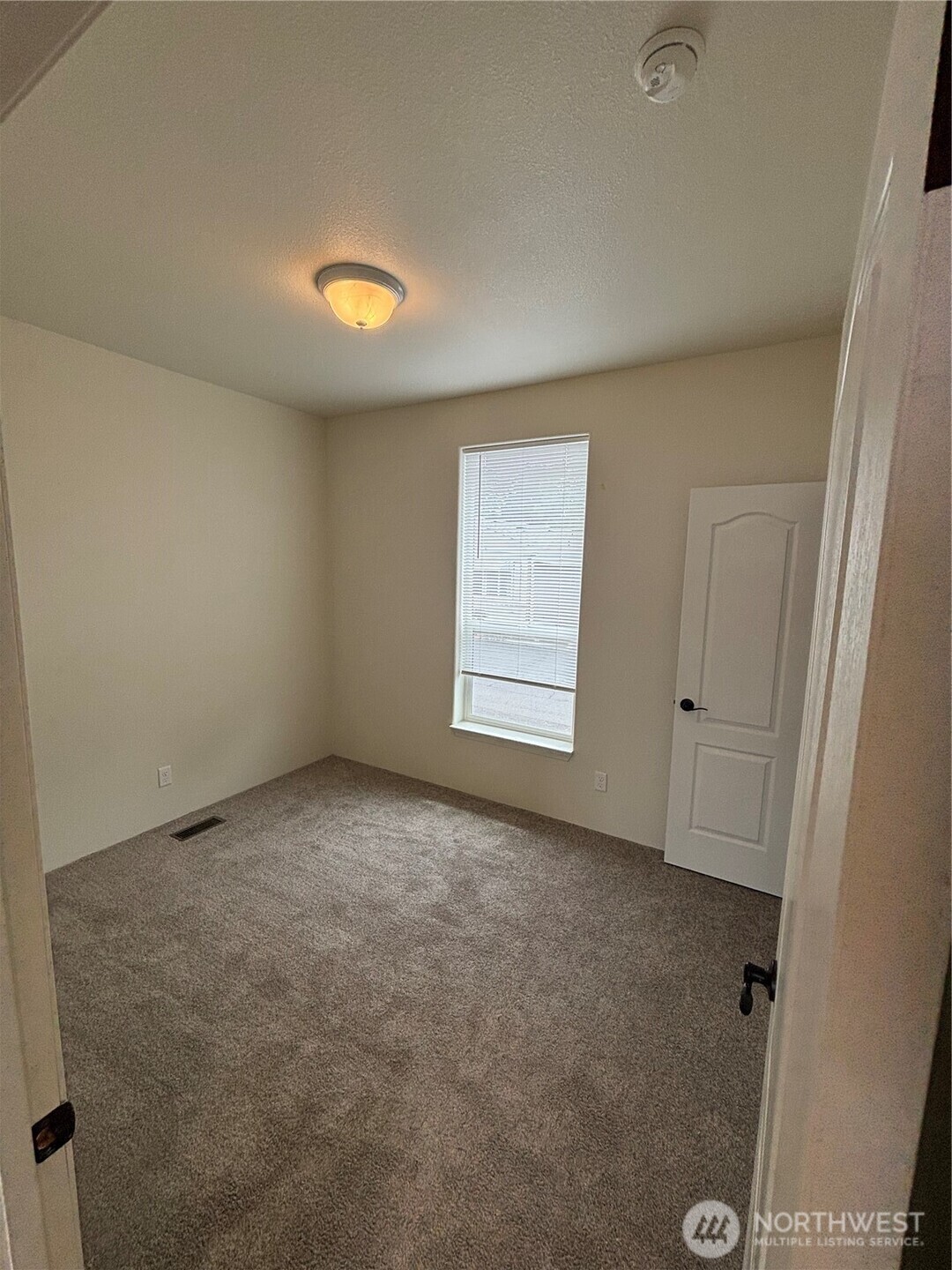 1321 Fort Property Photo 8
