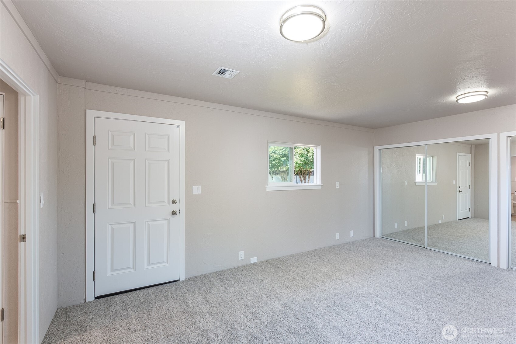 319 N Dunlap Street Property Photo 10