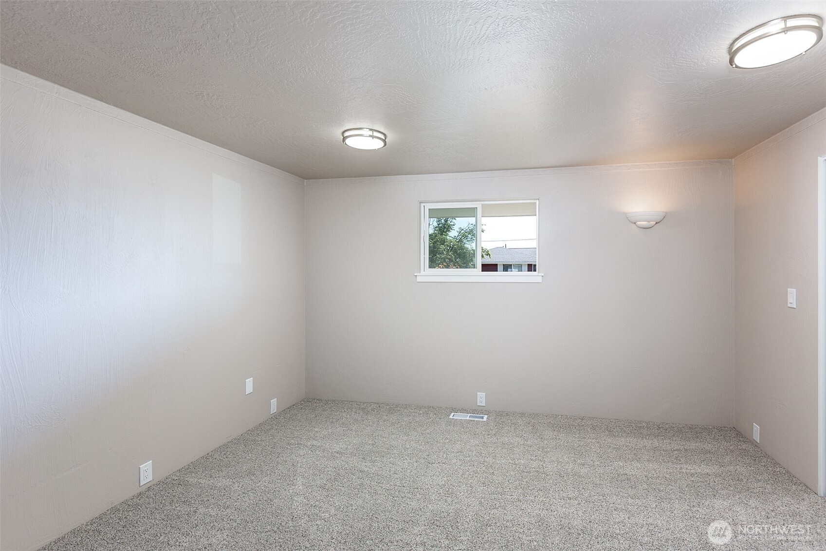319 N Dunlap Street Property Photo 15