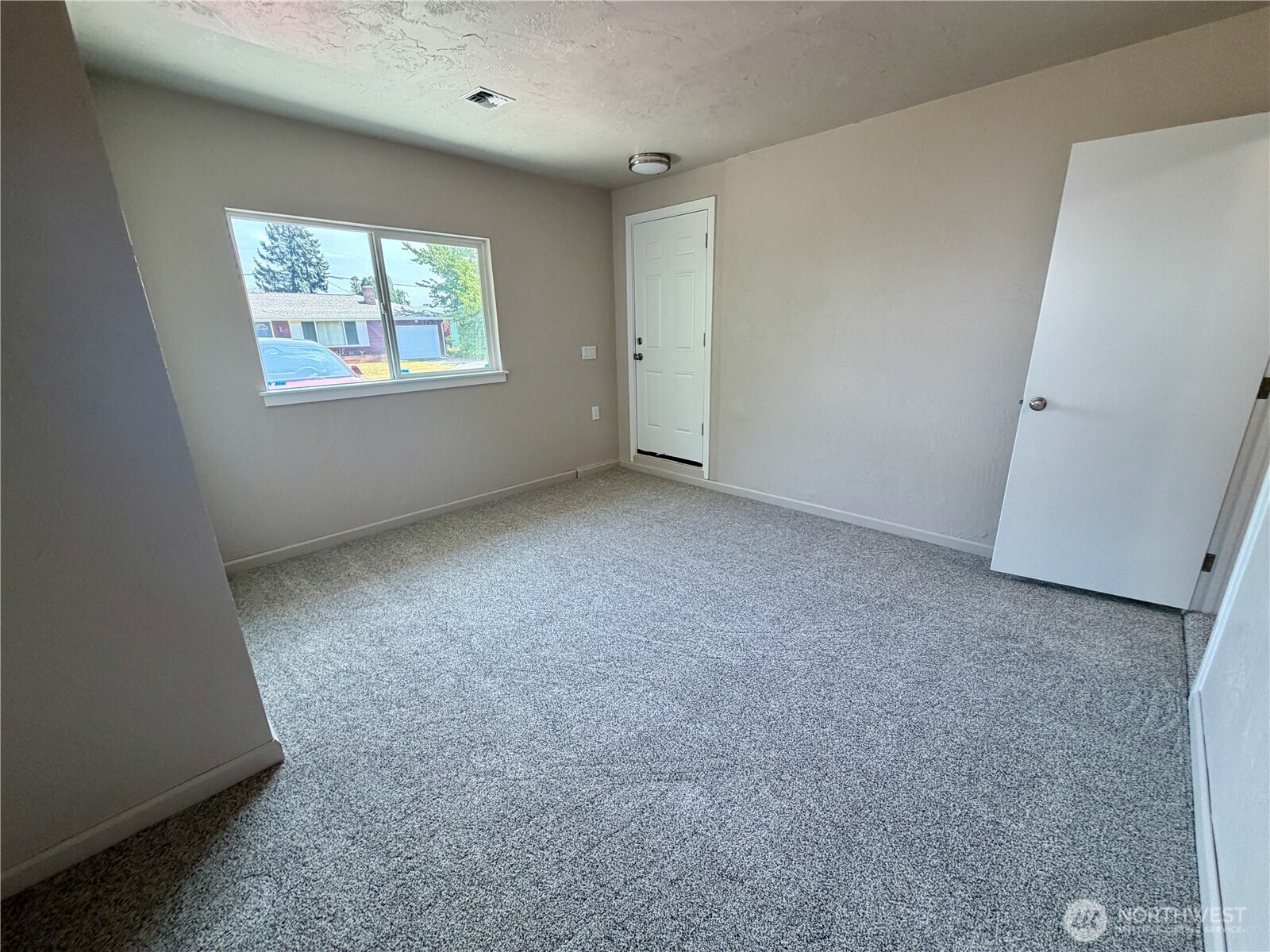 319 N Dunlap Street Property Photo 16