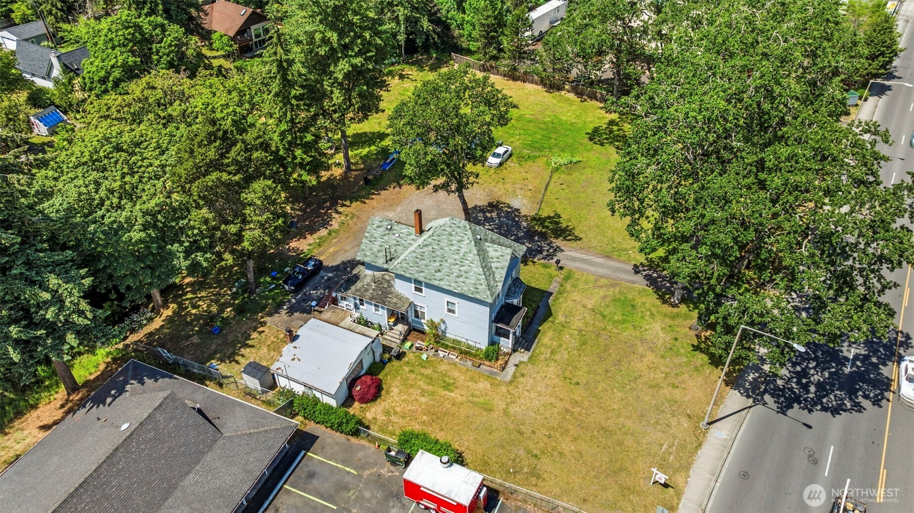 7704 Bridgeport Way Property Photo 3