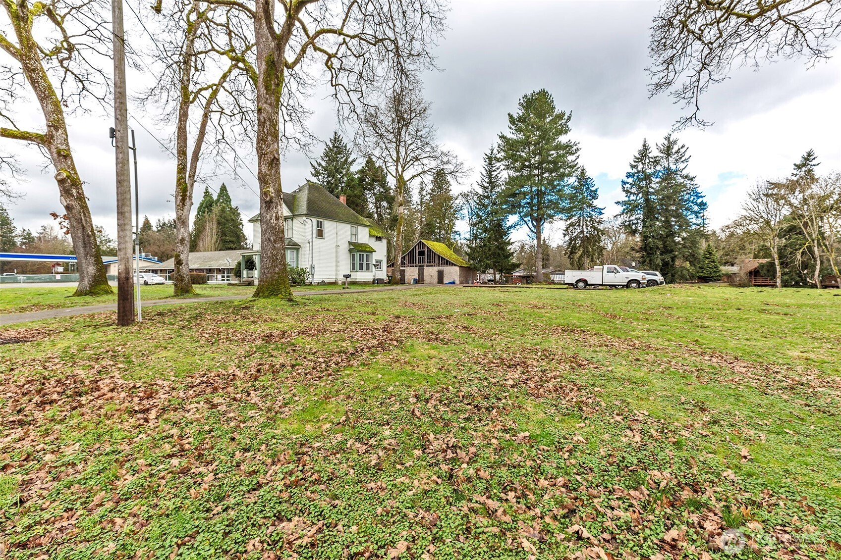 7704 Bridgeport Way Property Photo 7