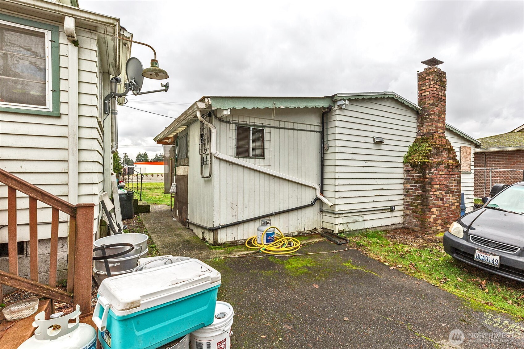 7704 Bridgeport Way Property Photo 12