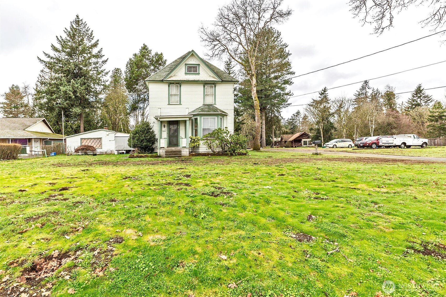 7704 Bridgeport Way Property Photo 15