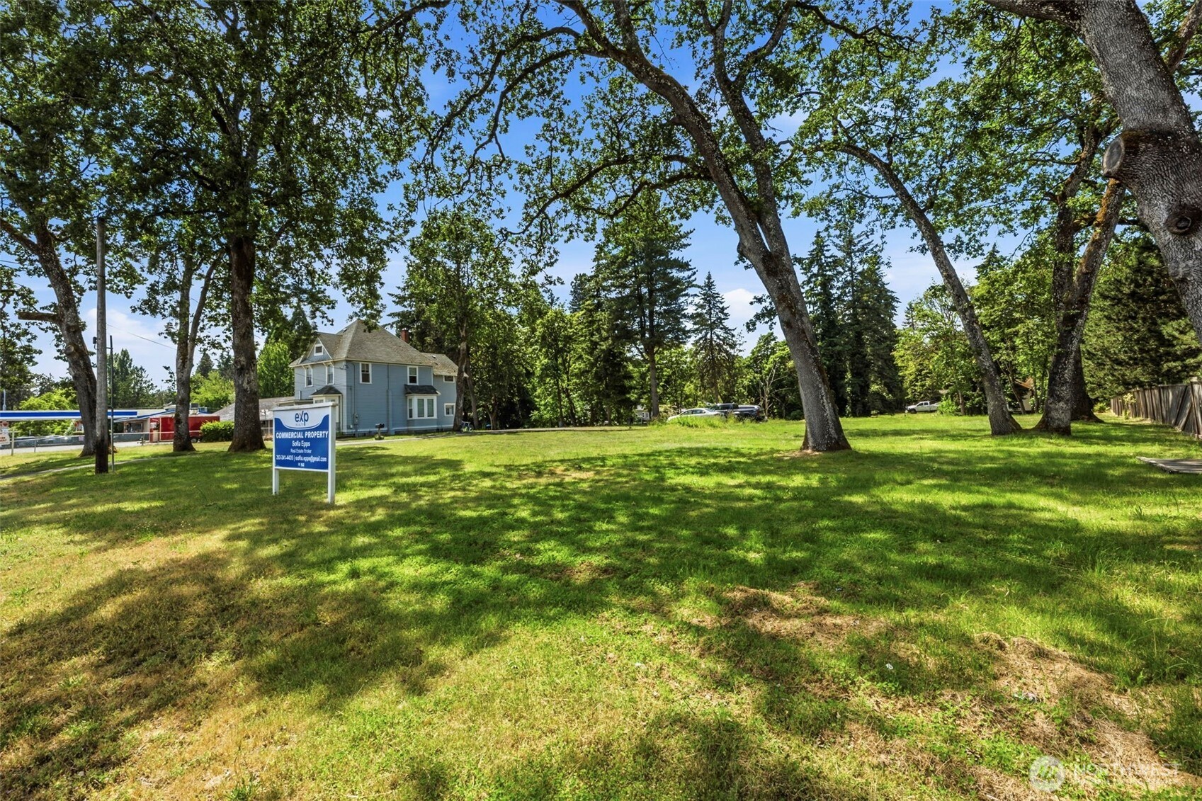 7704 Bridgeport Way Property Photo 30