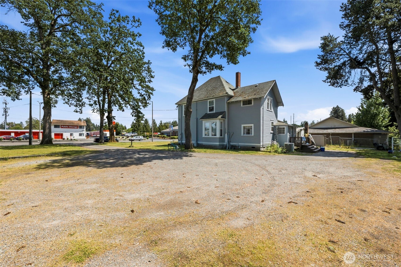 7704 Bridgeport Way Property Photo 38