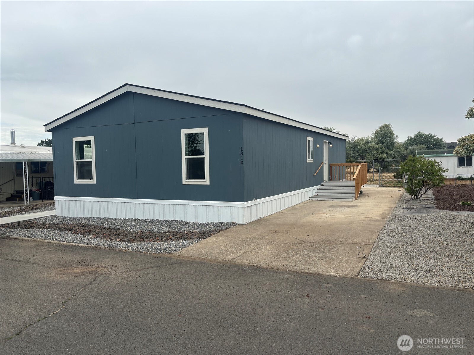 1310 Samuel Property Photo 2