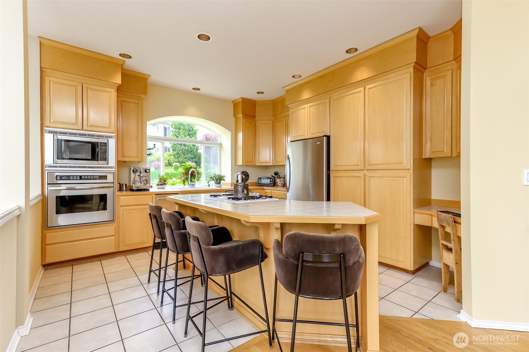 30015 1st Place Property Photo 11