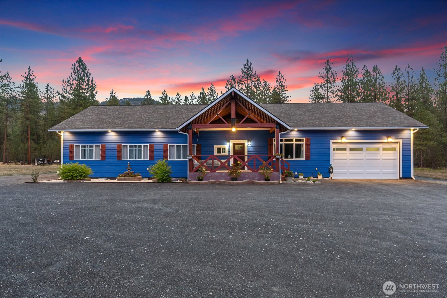 1196 Sunrise Way Property Photo 3