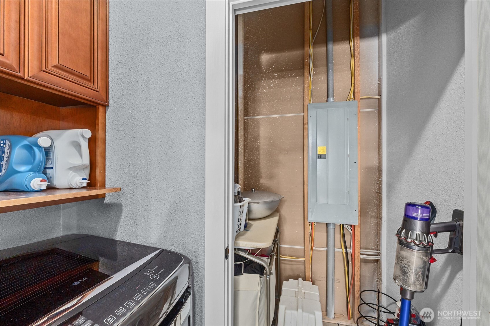 1196 Sunrise Way Property Photo 11