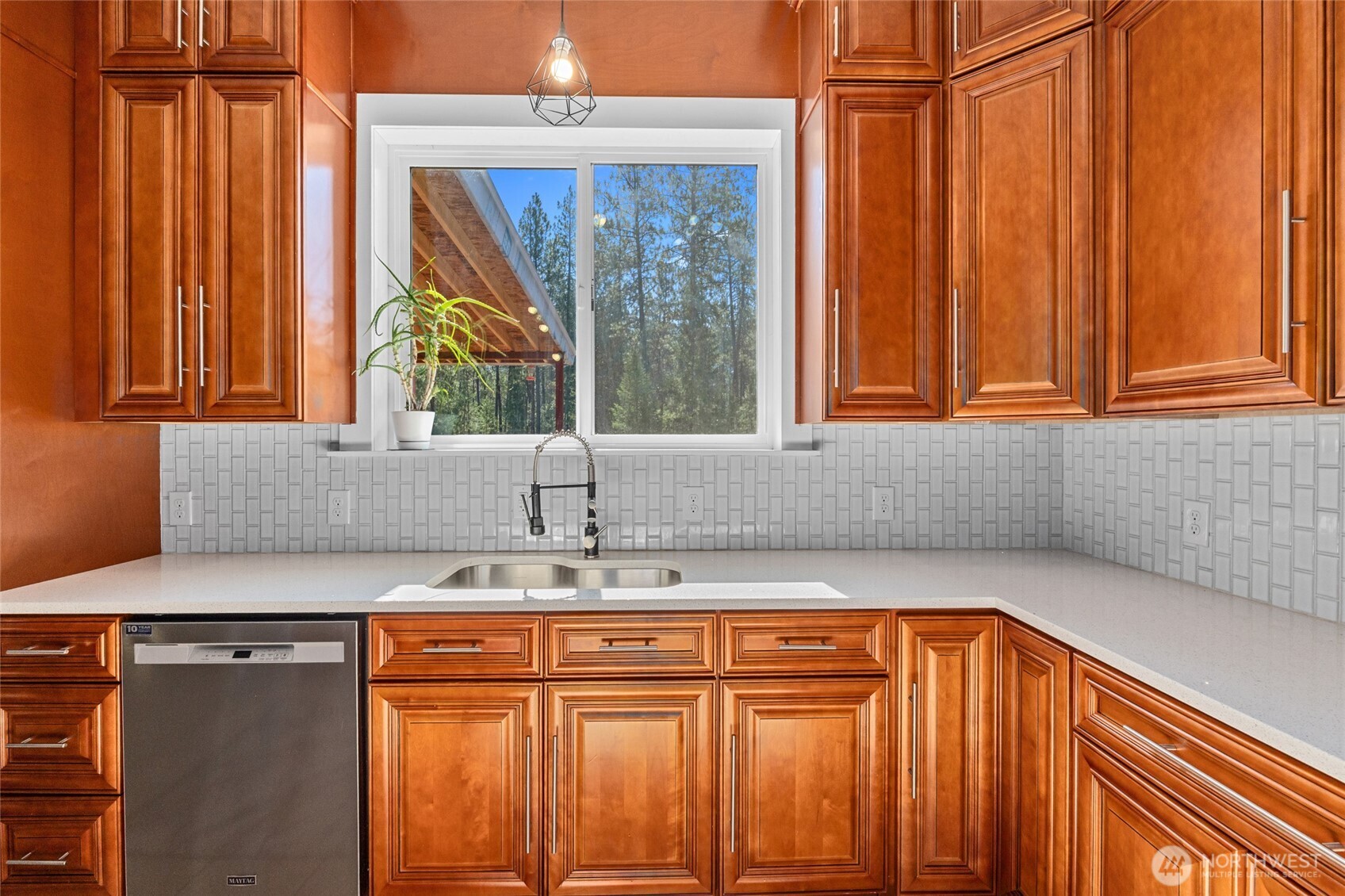 1196 Sunrise Way Property Photo 17