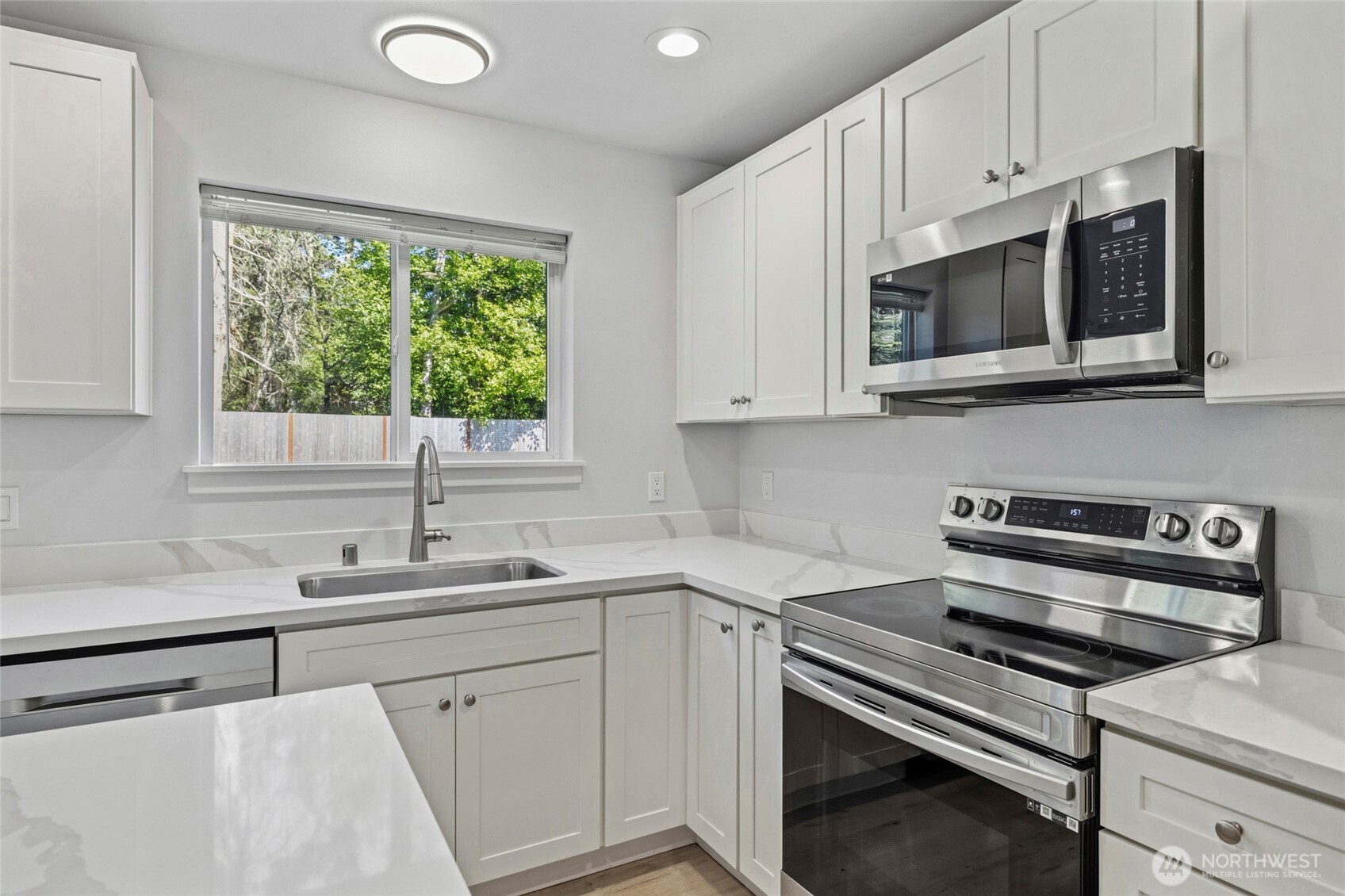 1299 Russell Drive Property Photo 8