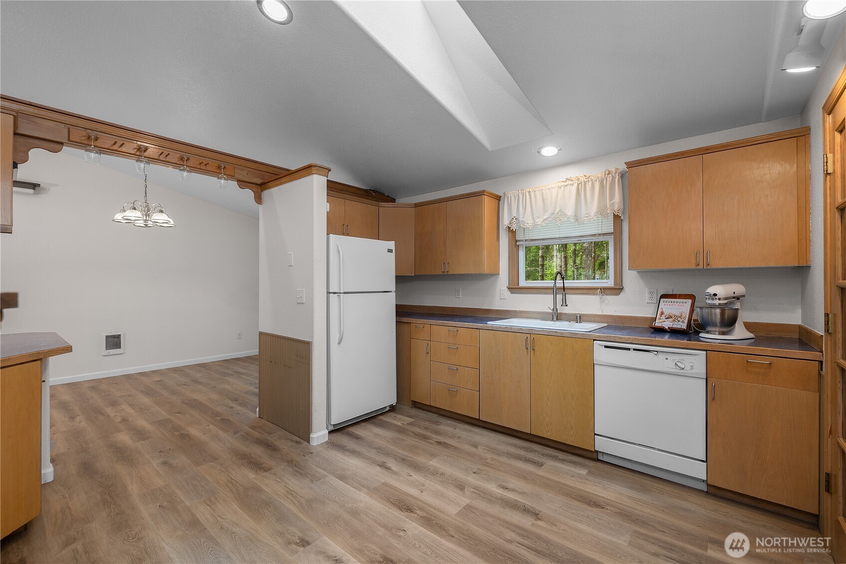 402 E Hiawatha Boulevard Property Photo 11
