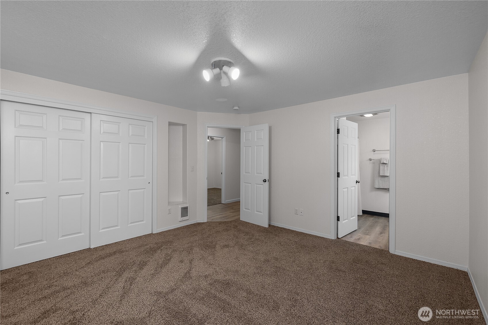 402 E Hiawatha Boulevard Property Photo 16