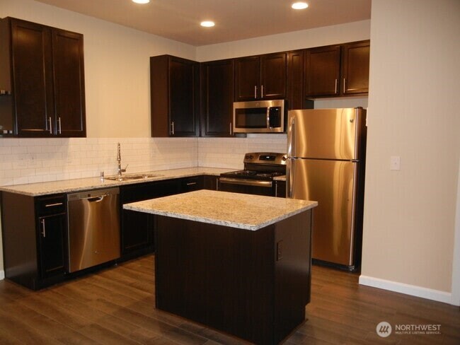 1214 Hall Street A&b Property Photo 7