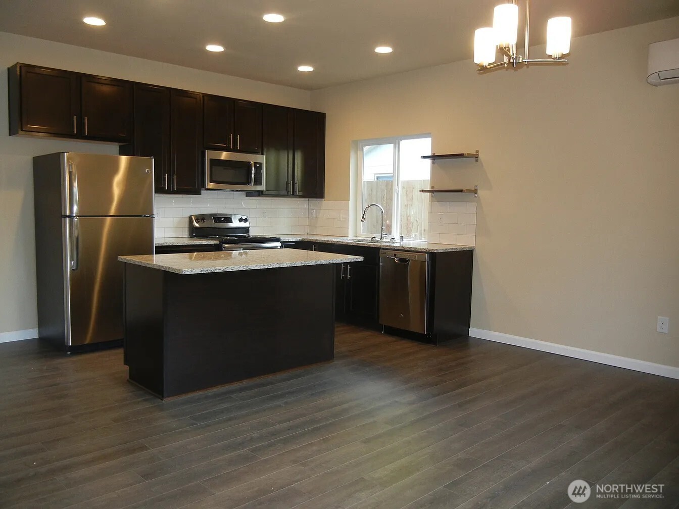 1214 Hall Street A&b Property Photo 8